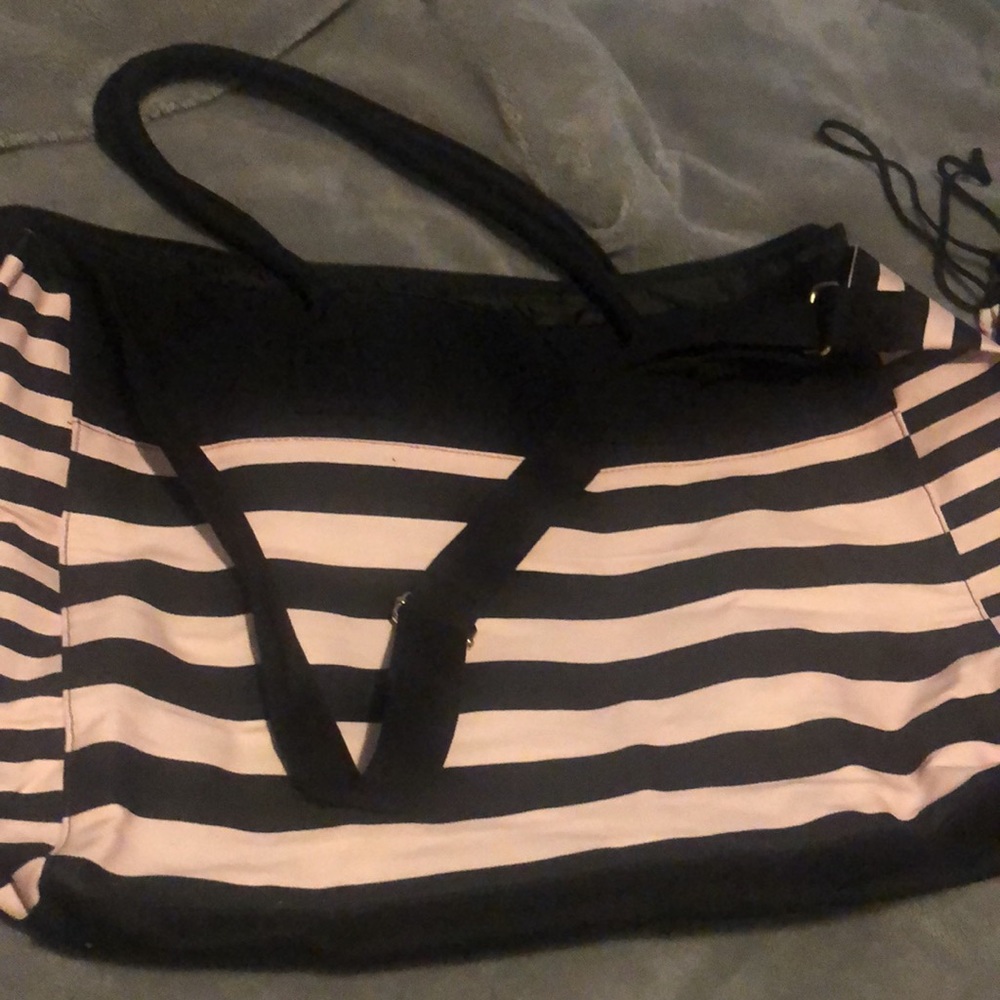 Vs bag . Large tote in perfect condition! - Picture 3 of 4